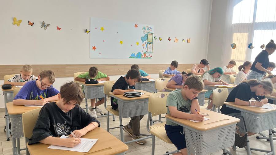 Конкурс каллиграфии в «Азбуке ПРО»: искусство красивого письма в центре внимания