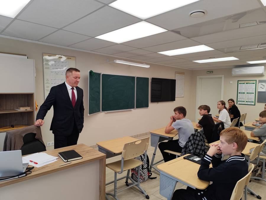 Классные часы  на тему «Важность знаний» с участием родителей